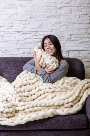 Chunky-wool-blanket-return-to-simplicity